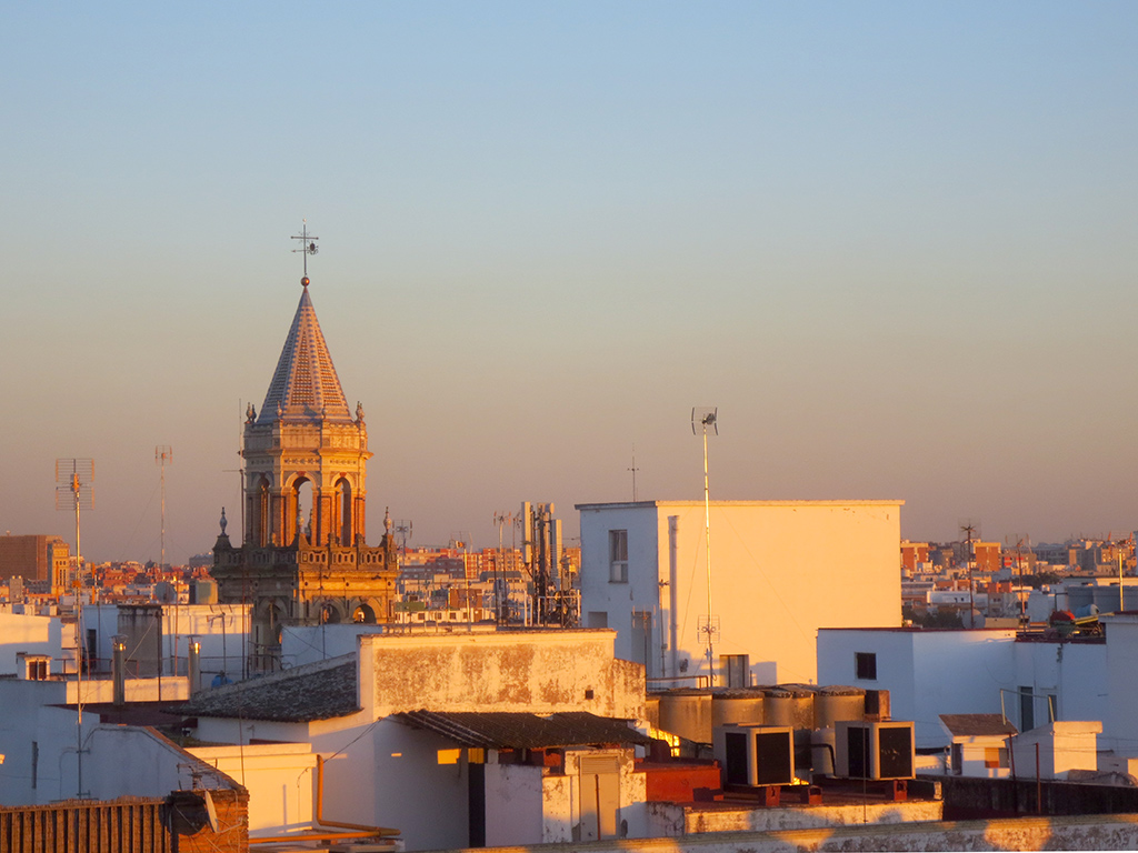 Skyline with Iglesia de San Pedro