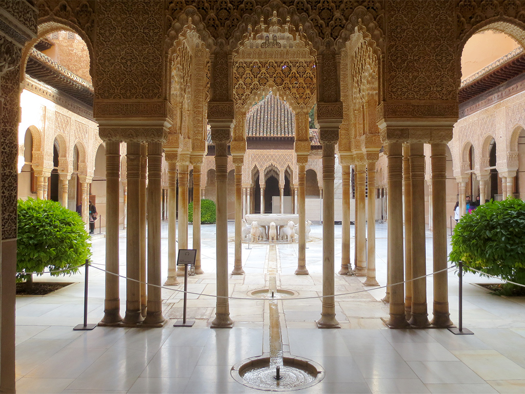 Patio de los Leones