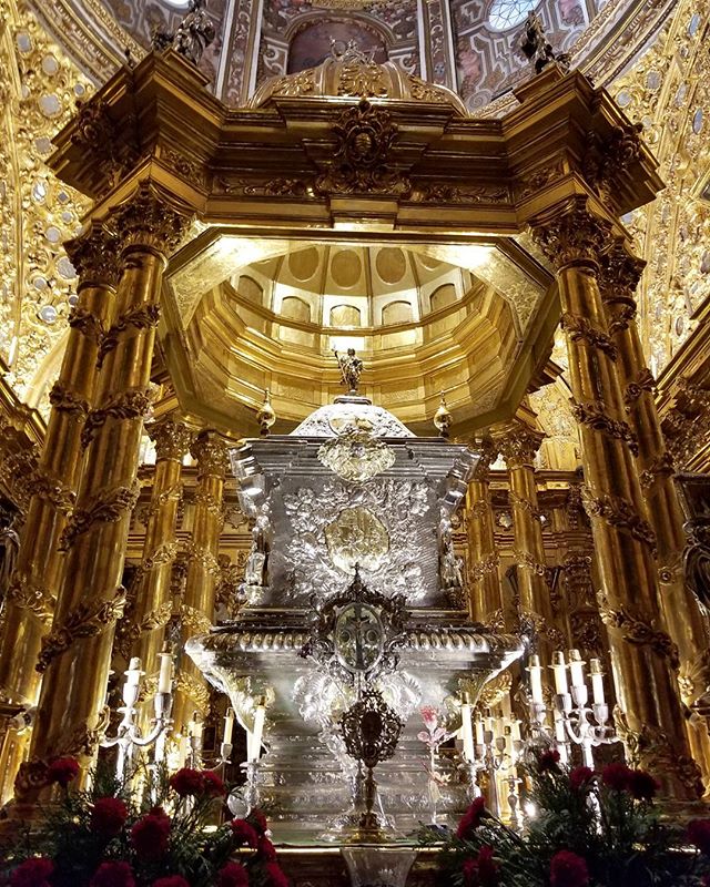 The Camarín Reliquary