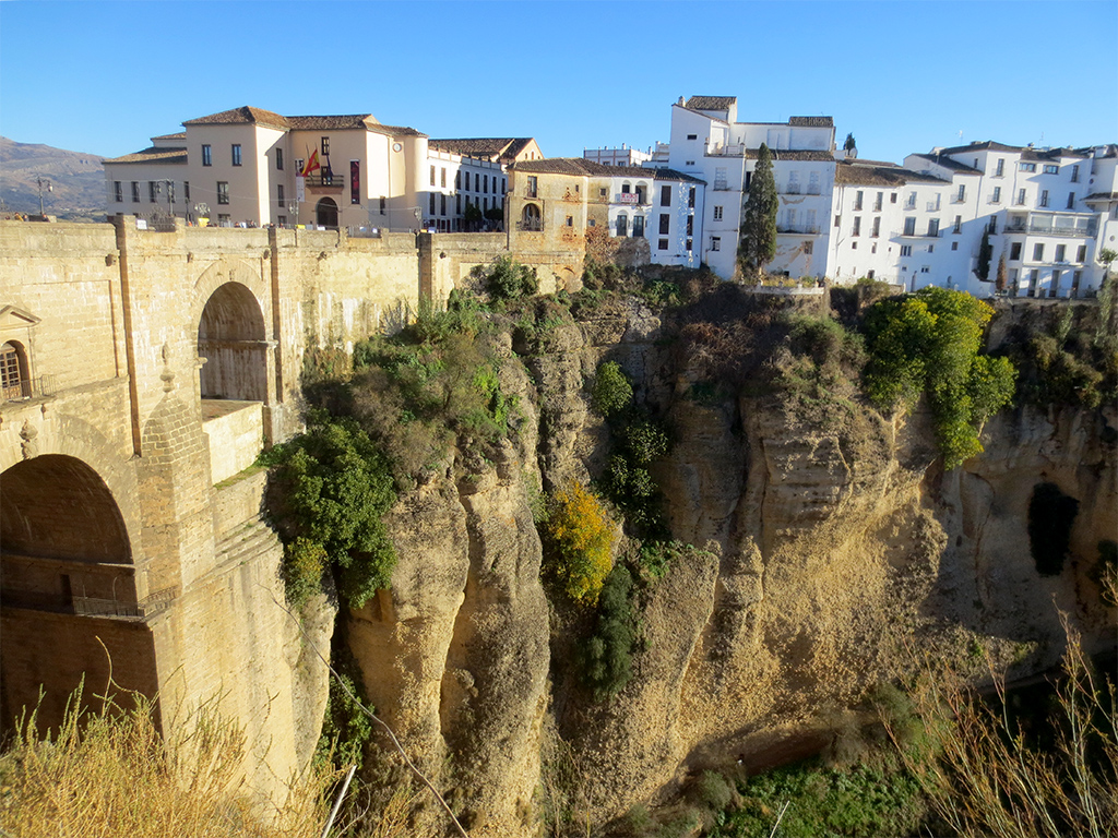 Ronda Looms