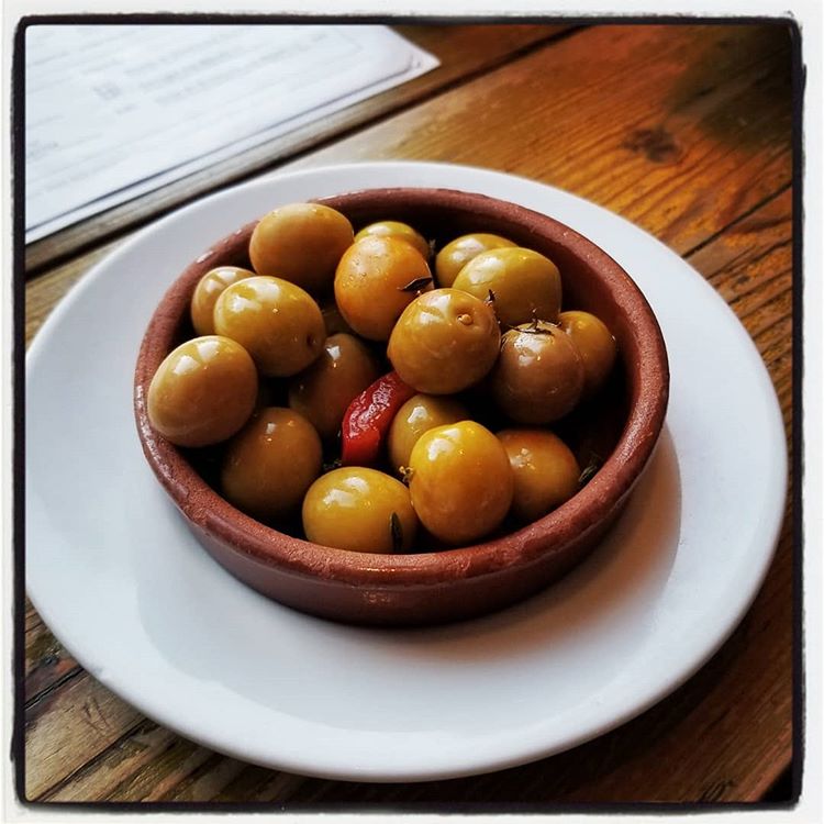 Serrano &amp; Manchego &mdash; Best olives since Spain